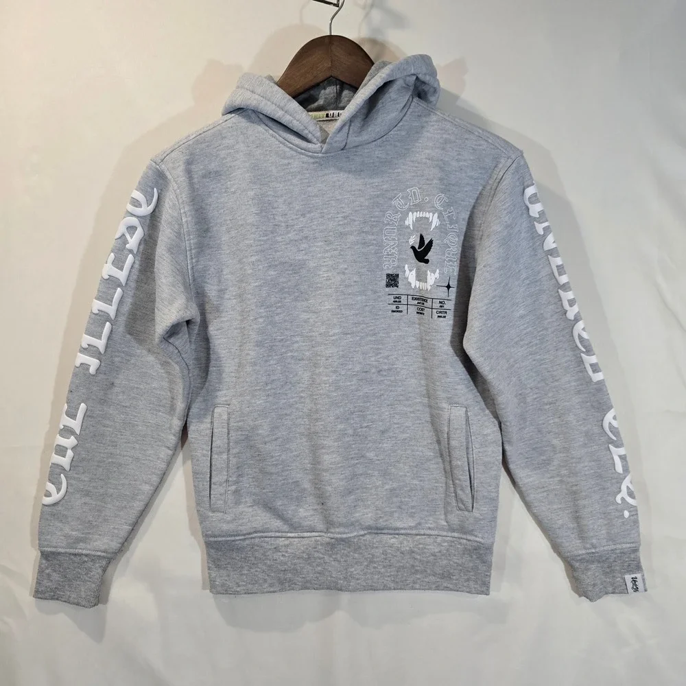 Undrtd Youth Hoodie Gray Graphic‎ Bird Skull Print Pullover Size 10-12